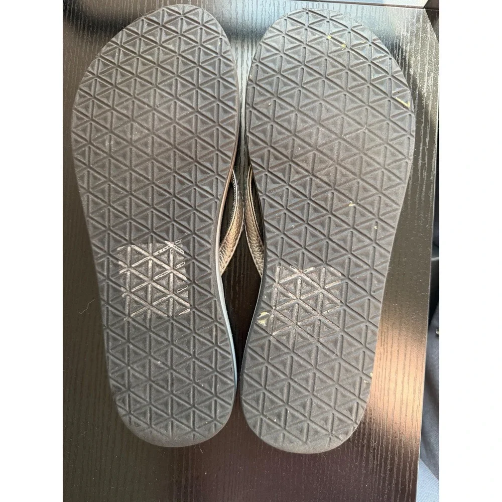 Kuailu Womens Flip Flop Sandals Silver Metallic Straps Gray Comfort Thong 10in
